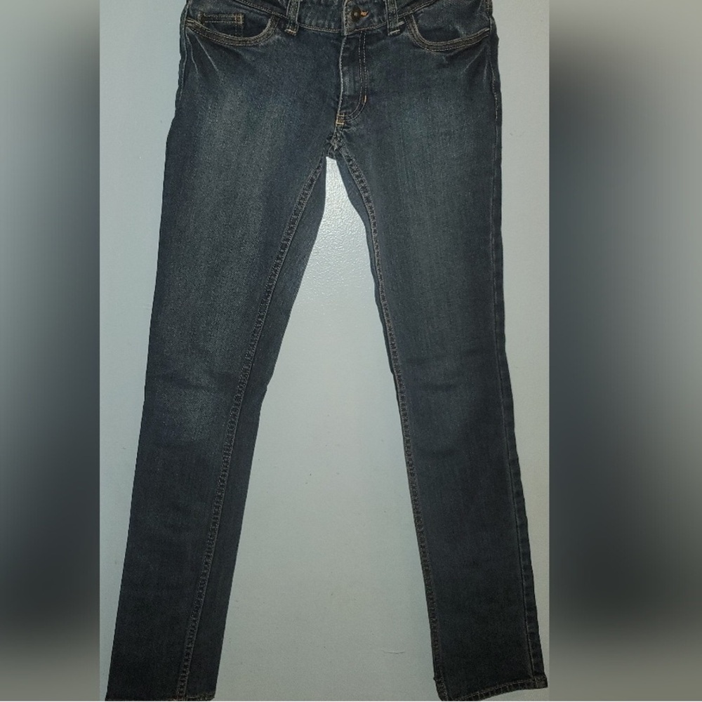 Classic Dark Wash Women’s Jeans - Slim Fit